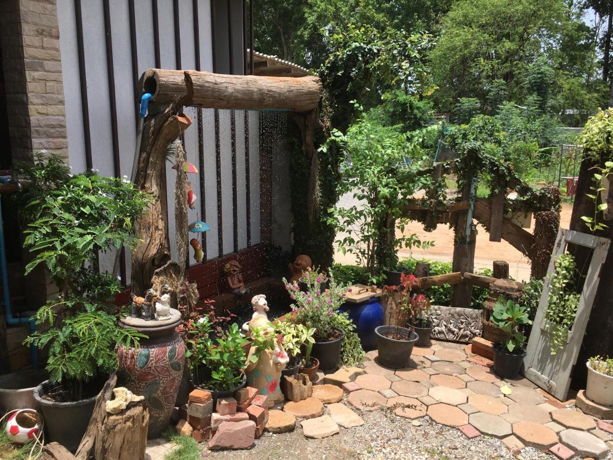 Siam Guesthouse Kanchanaburi Bagian luar foto