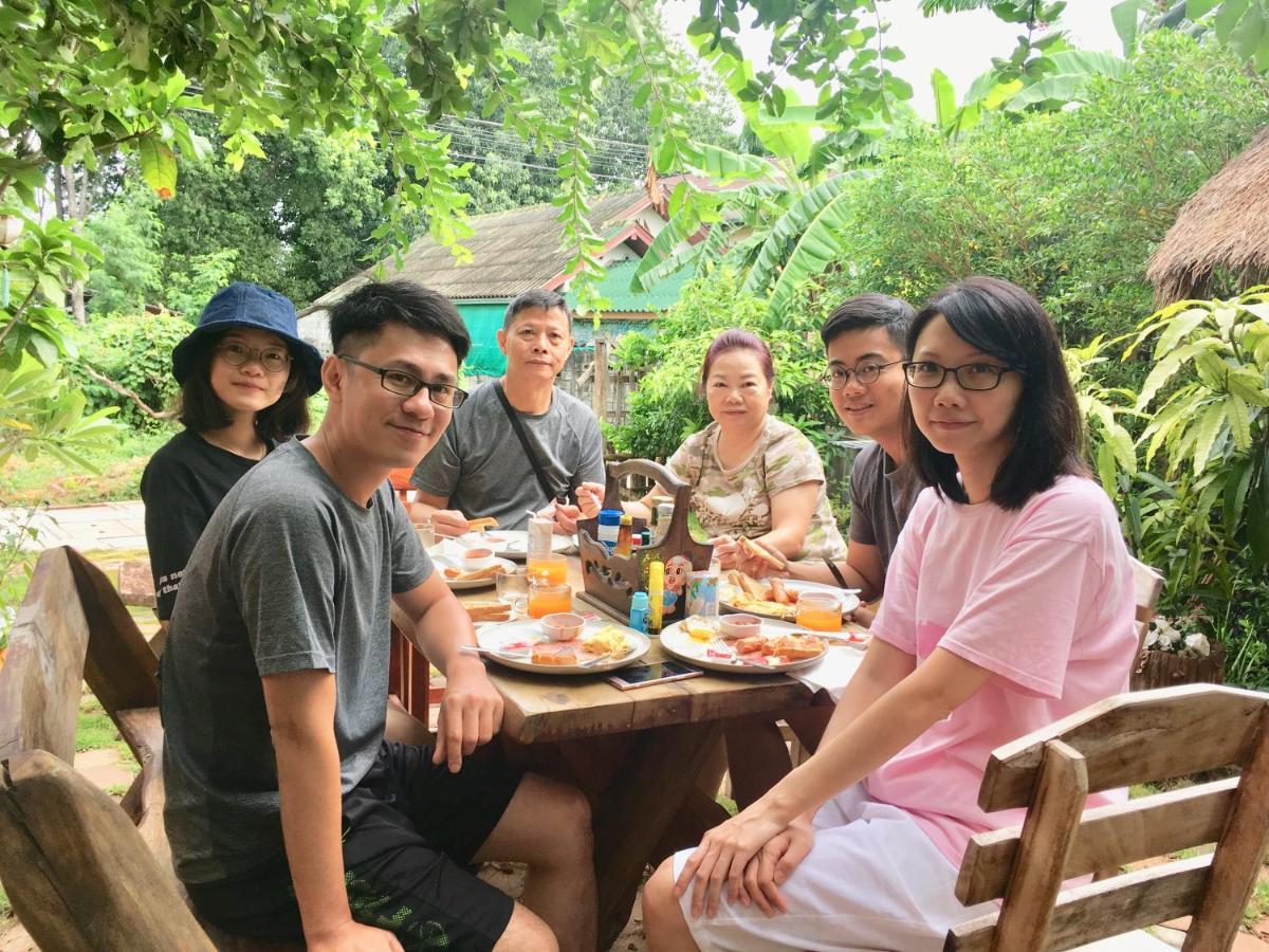 Siam Guesthouse Kanchanaburi Bagian luar foto