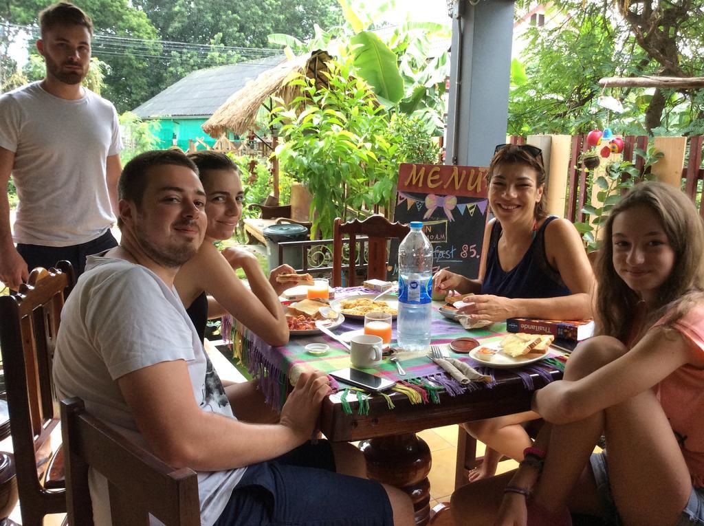 Siam Guesthouse Kanchanaburi Bagian luar foto